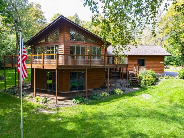 27190 Jonquil Dr, Chisago City, MN 55013