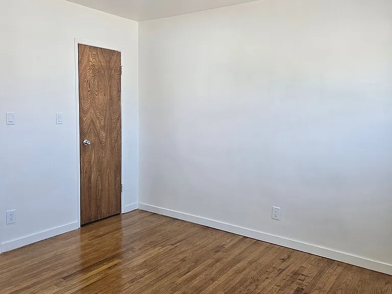 2507 Obama Blvd #4 — Photo 8