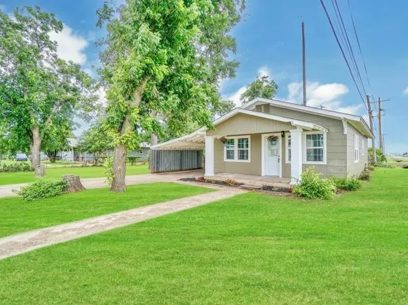 420 NW 4th St, Tipton, OK 73570