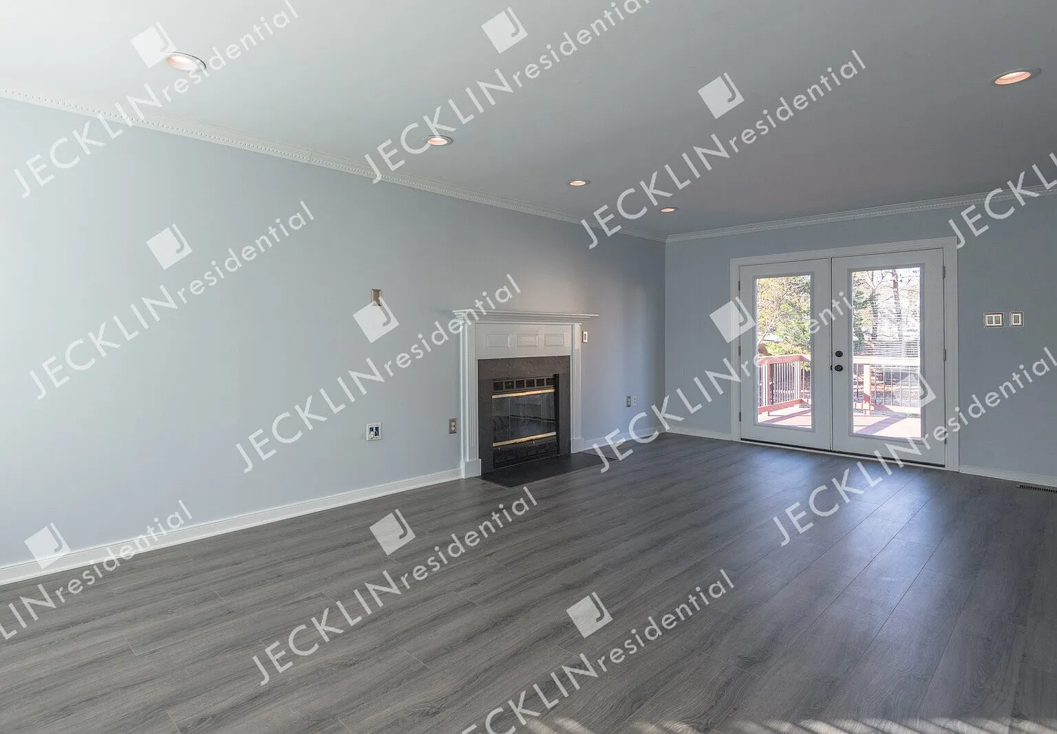 9020 Castle Point Drive — Photo 4