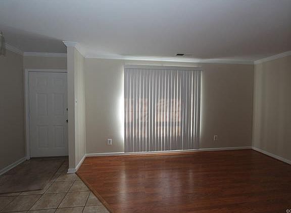 5th image of 19 Skipwith Green Cir #19
