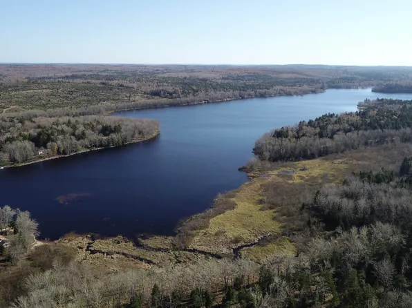 104 River Ln, Lakeview, NS B0R 1H0
