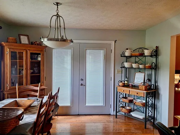 108 Berryman Rd, Frenchburg, KY 40322