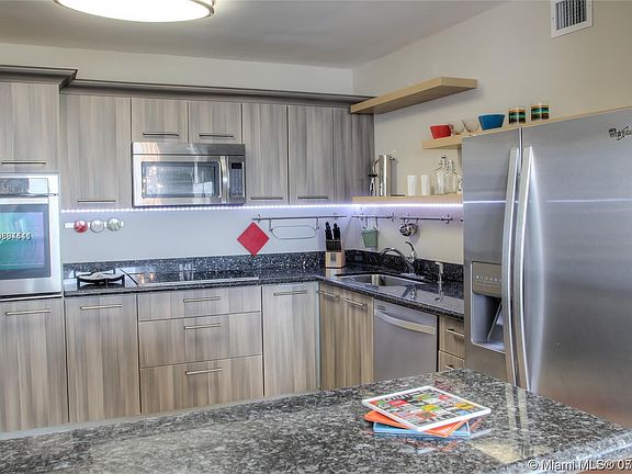 4th image of 900 Bay Dr APT 903