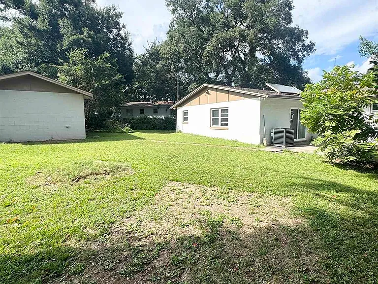 802 Blue Springs Dr — Photo 23