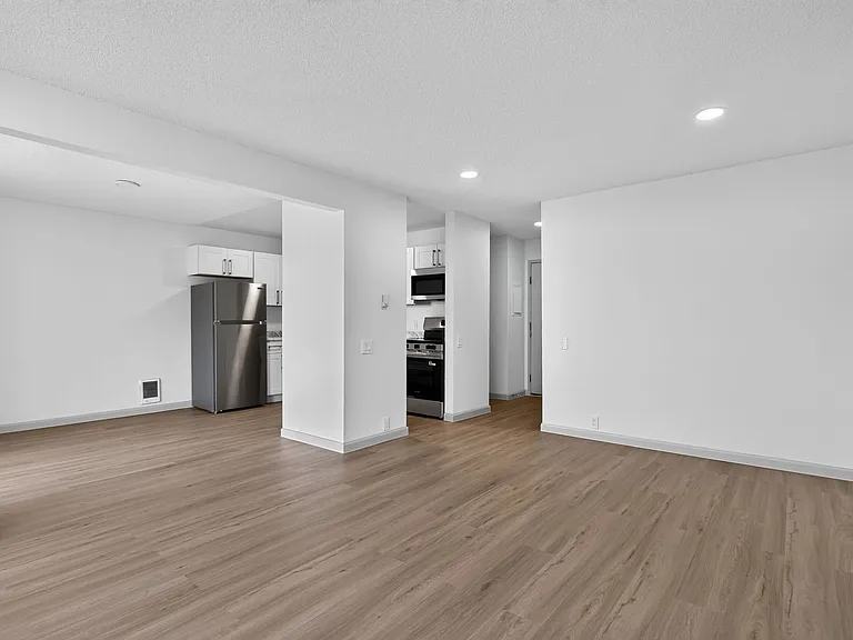 The Clover Apartments — Photo 33