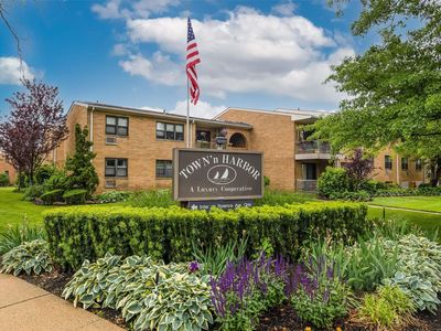 208 Westend Avenue #11D, Freeport, NY, 11520