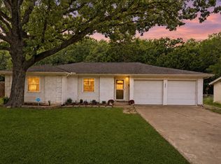 1407 Donley Dr, Euless, TX 76039