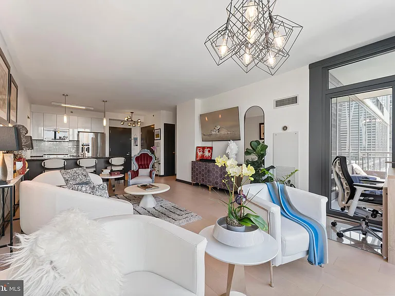 2101 Market St #1505 — Photo 4