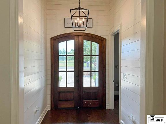 2nd image of 508 Bunker Ln
