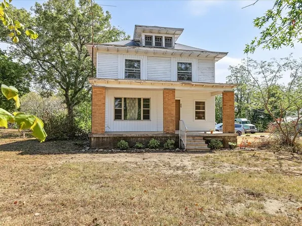 502 N 3rd St, Okemah, OK 74859
