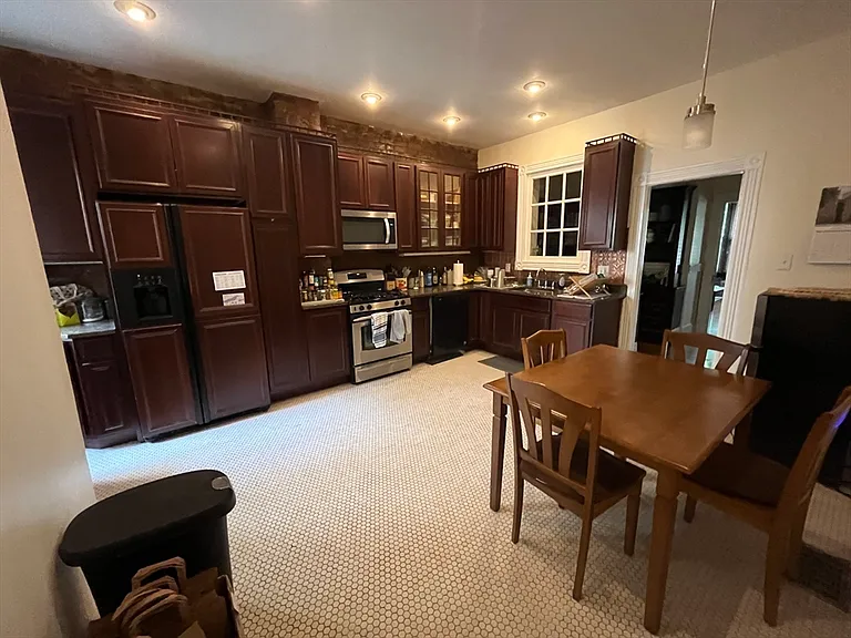 1033 Beacon St #1 — Photo 27