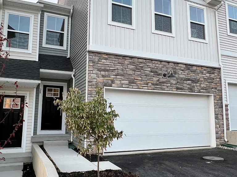 28 Shamrock Cir — Photo 1