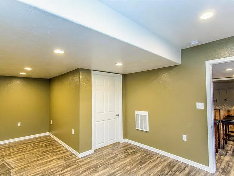 21731 Harlan Ln — Photo 6