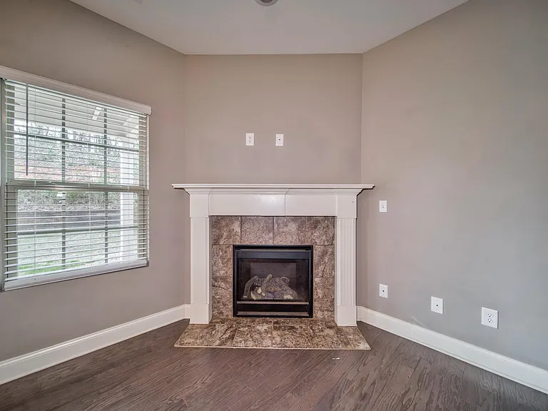 4914 Whisper Creek Ct SW — Photo 8
