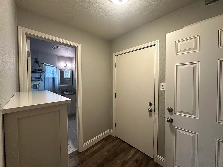 7024 Woodmore Oaks Dr #B — Photo 9