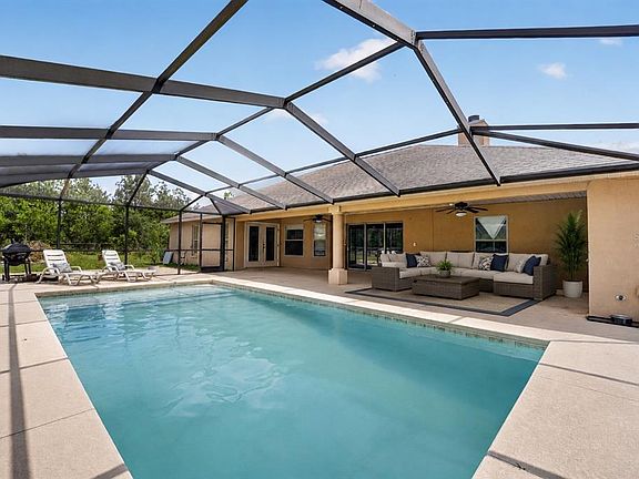 5th image of 1098 NW 165th Court Rd