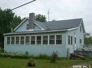 40 Old Oak Point Rd, Hammond, NY 13646