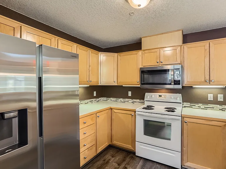14700 SW Sandhill Loop #204 — Photo 11