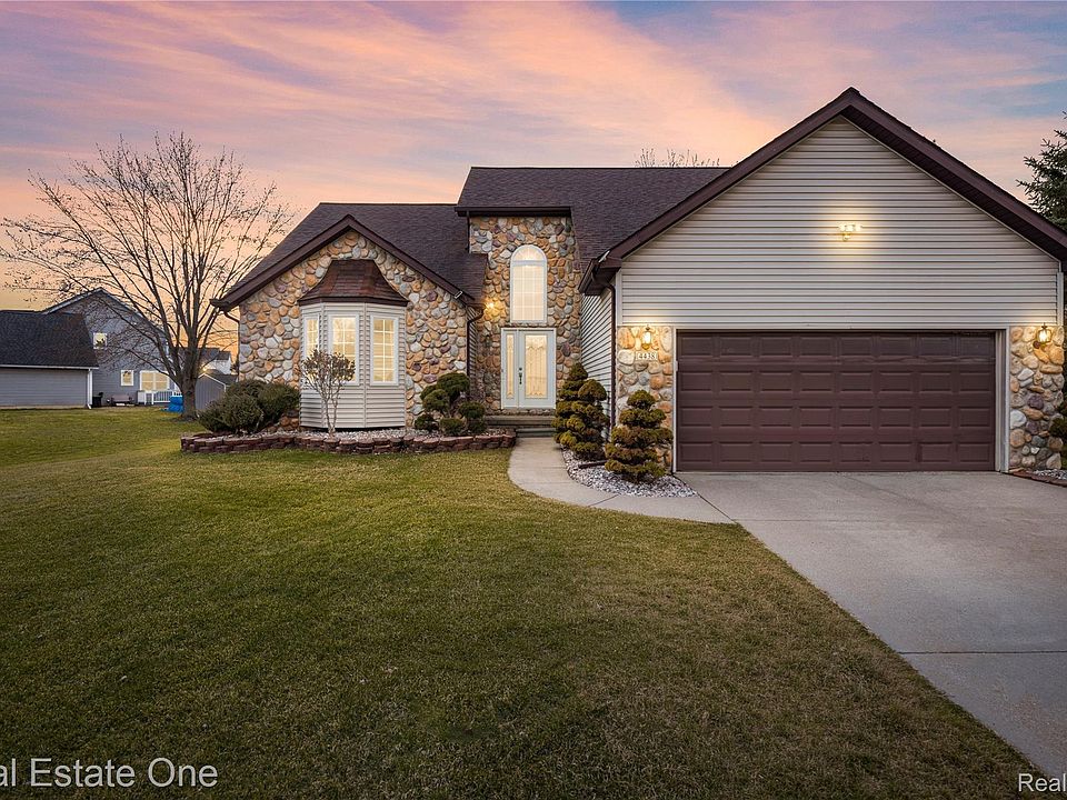 1st image of 4438 Great Oaks Dr