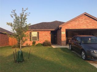 8404 Weeping Cherry Ln, Fort Worth, TX 76140