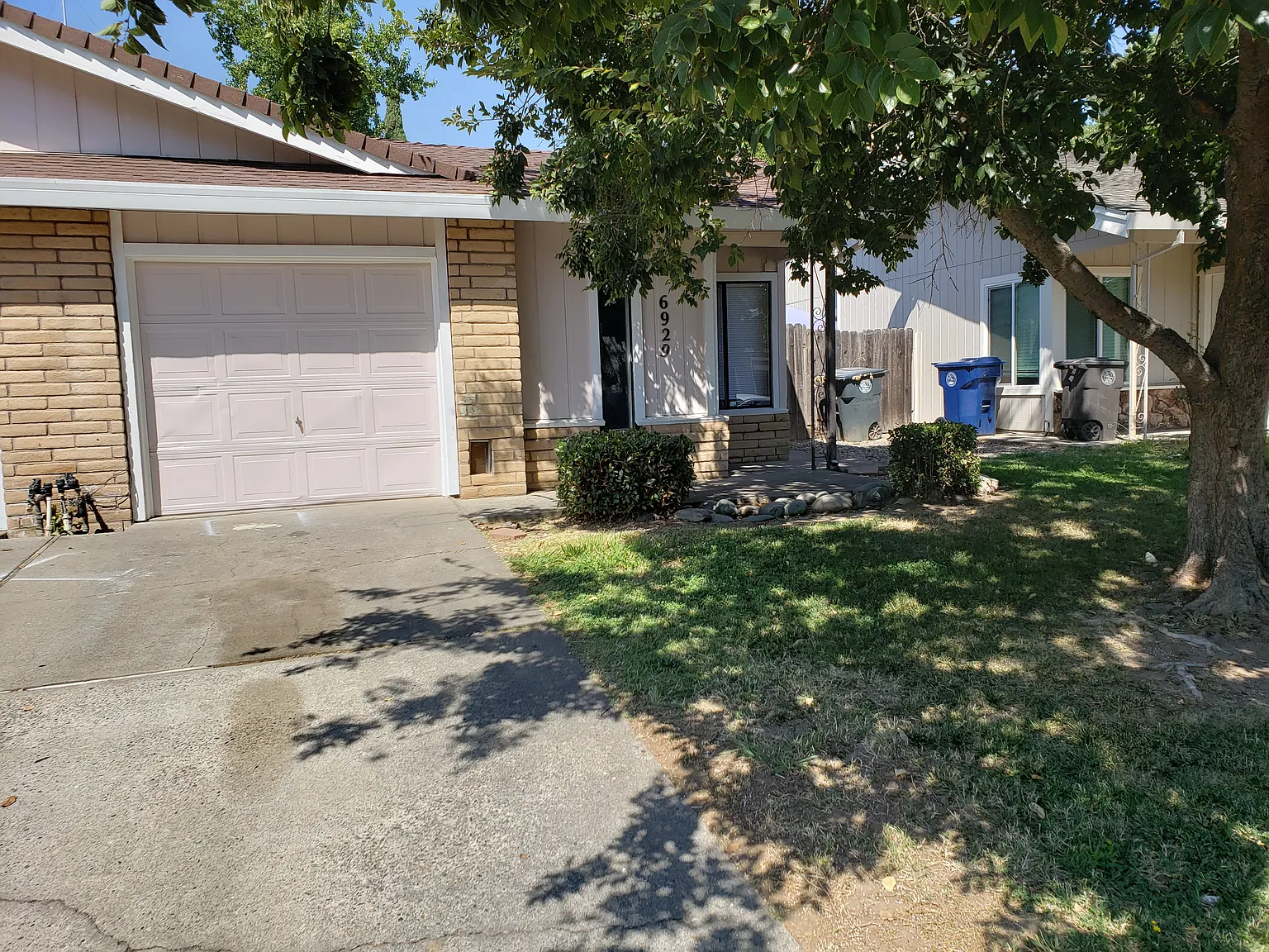 2 bed, 1100 sqft, $1,950 — Photo 1