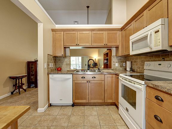 5th image of 1577 NE Nautical Place #108