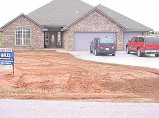 17 Oakcreek, Blanchard, OK 73010