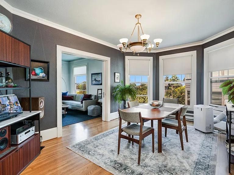 Llennodo Apartments LLC — Photo 11