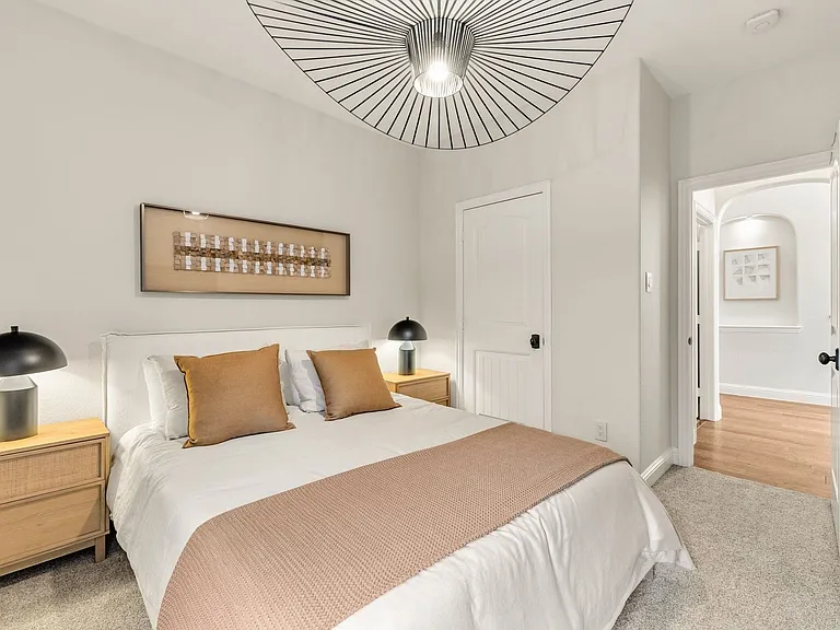 8405 Saint Clair Dr — Photo 18