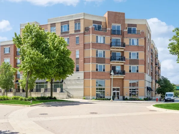 300 Village Cir Unit 502, Willow Springs, IL 60480