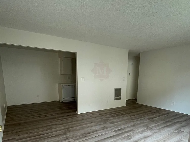 442 Ellwood Beach Dr #5 — Photo 2