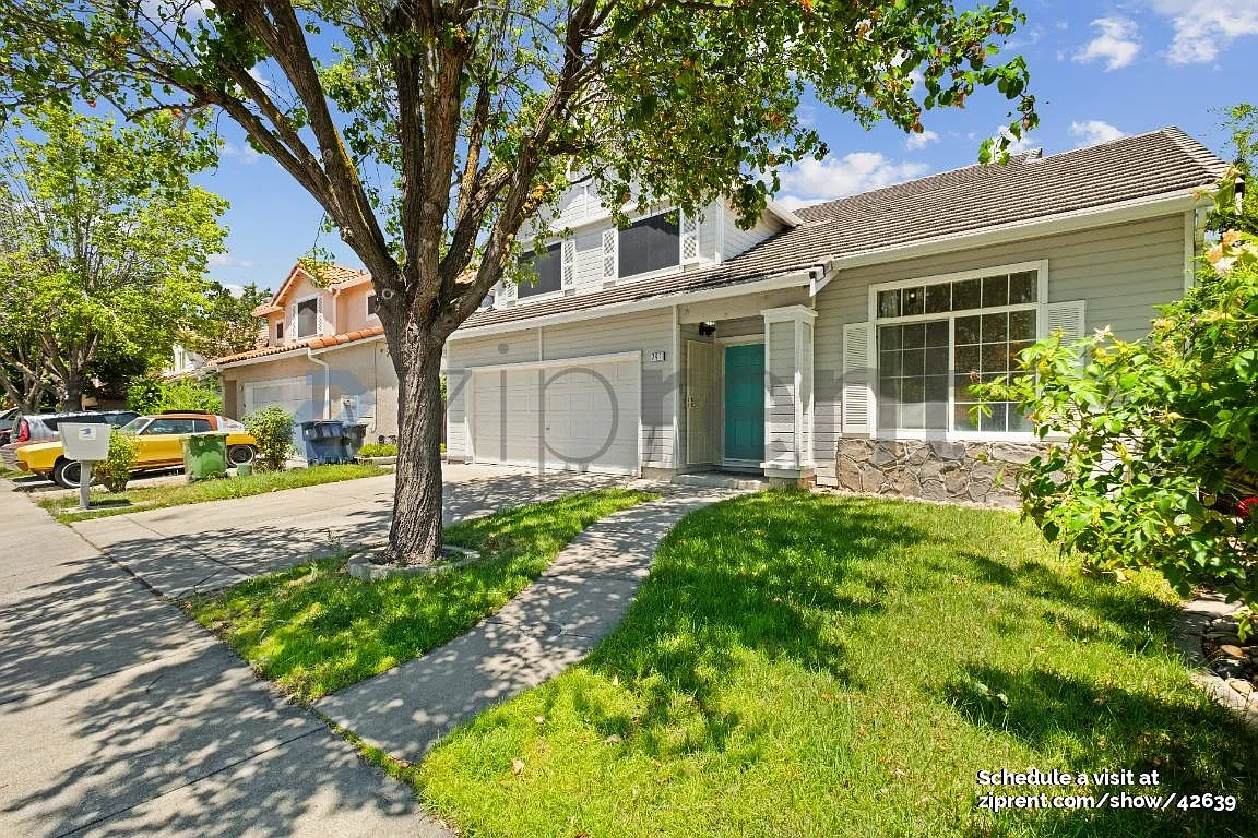 4 bed, 1705 sqft, $3,200 — Photo 3