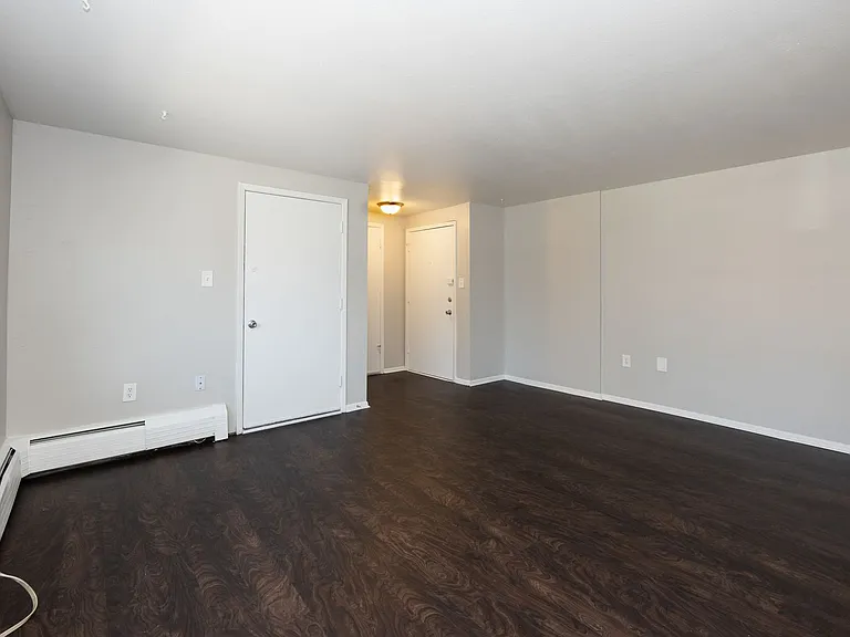 Dexter Street Apartments — Photo 34
