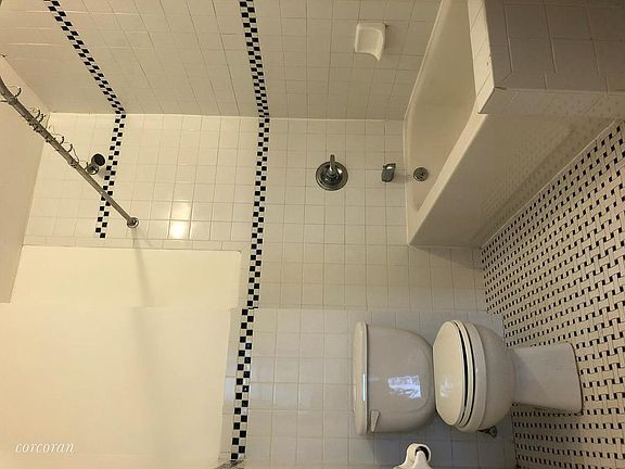 4th image of 161 Lafayette Ave APT 4A
