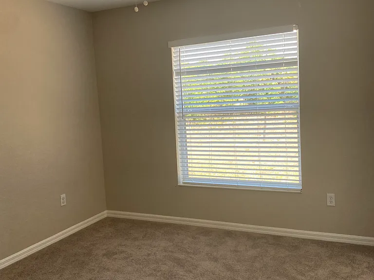 4492 Adelaide Ave — Photo 11