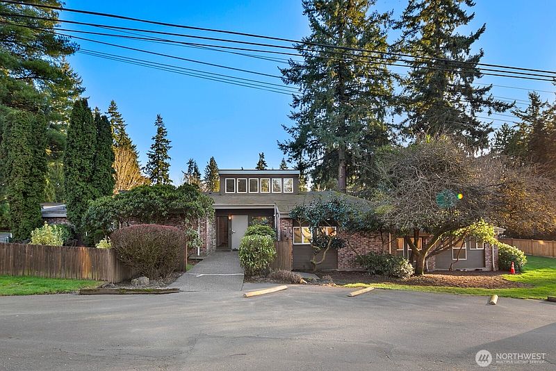 2nd image of 3601 NE 123rd Street