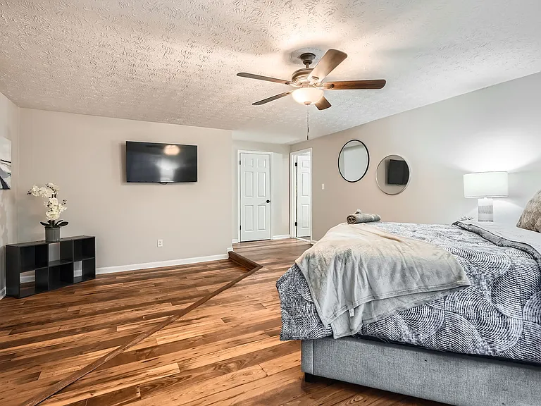 1040 Terramont Dr — Photo 23