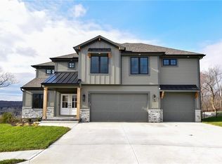 6768 NW Meyers Cir, Parkville, MO 64152