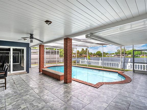 3rd image of 6757 Rose Dr