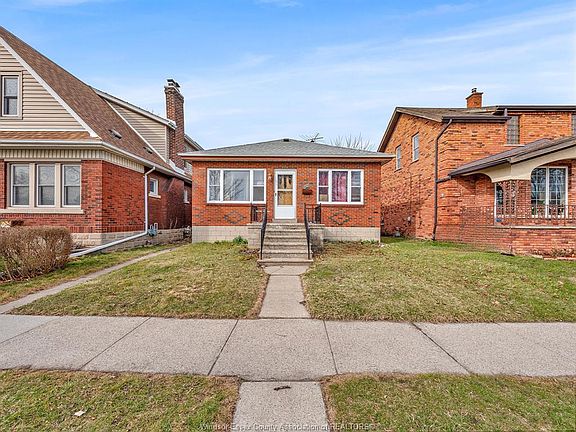 2nd image of 1477 Windermere Rd