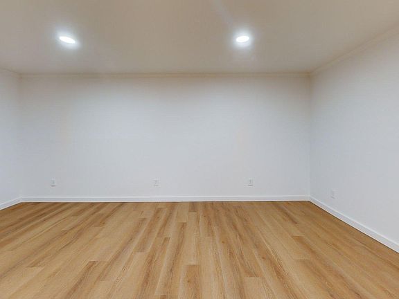5th image of 608 Cook Rd