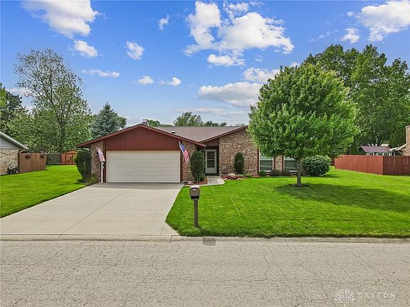 2nd image of 485 Wisteria Dr