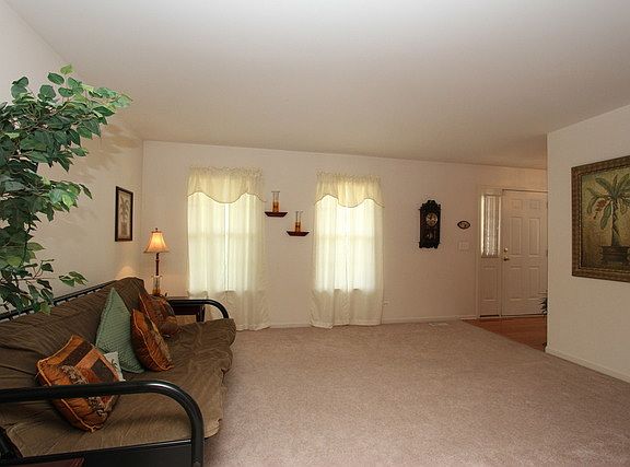 3rd image of 1834 W Windsor Dr