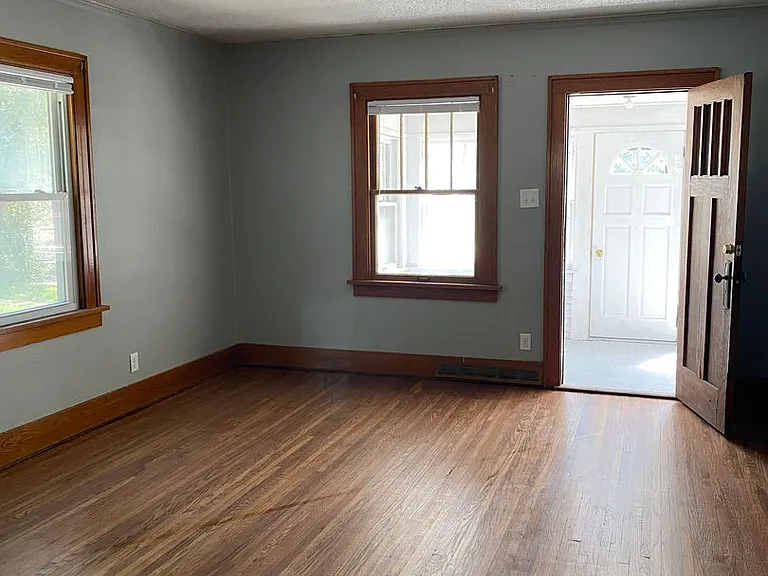 718 Dawson St — Photo 3