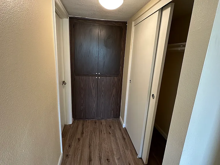 Amberwood Garden Apartments — Photo 21