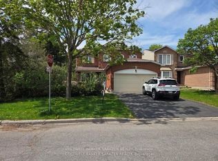 31 Dossetter Way, Ottawa, ON K1G4S3