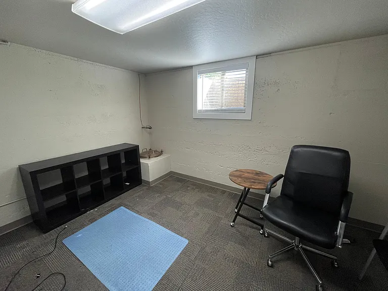 1225 N Main St — Photo 31