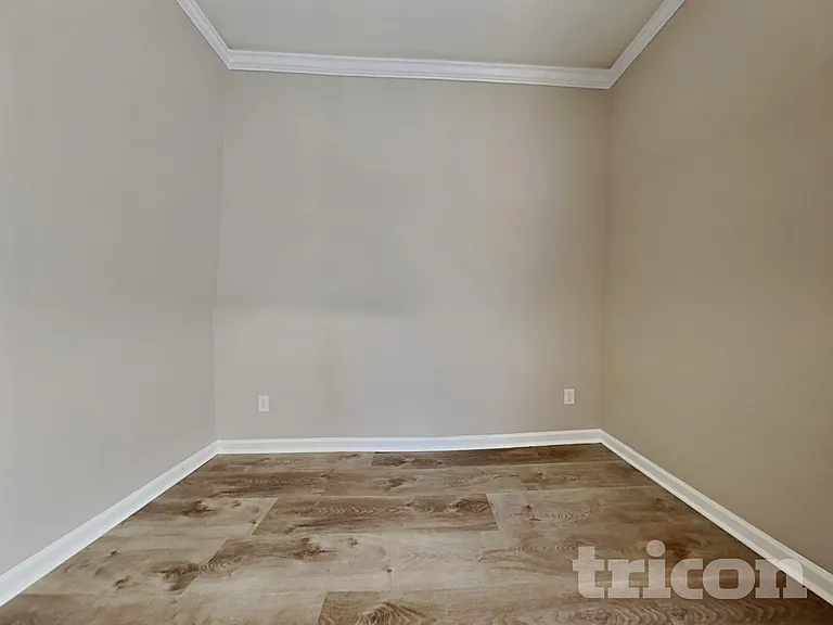 409 Baneberry Ln — Photo 5