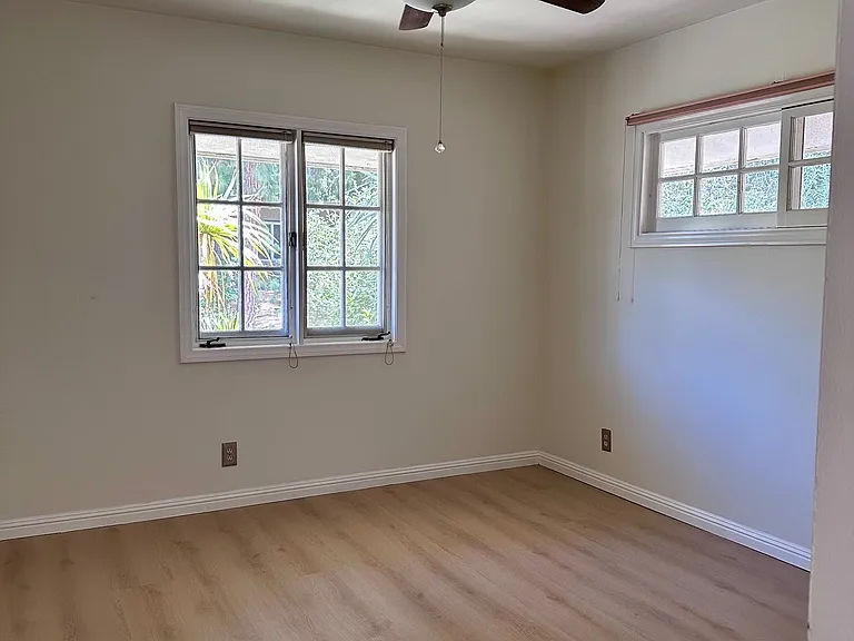 3755 Crownridge Dr — Photo 24